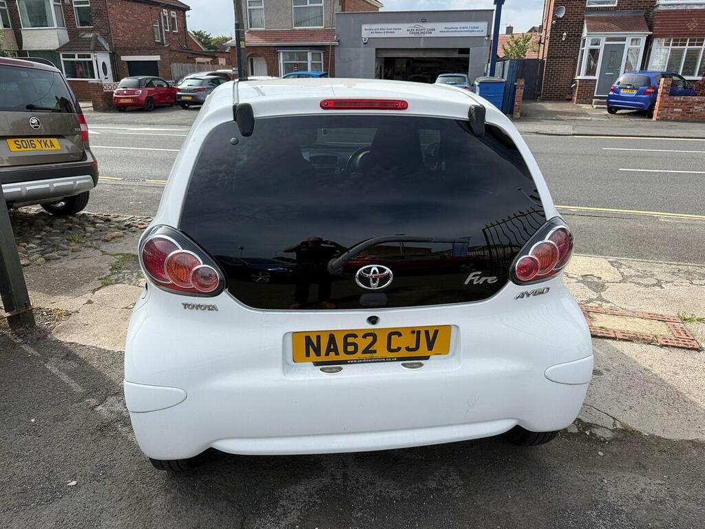 Toyota Aygo 1.0 Vvt-i Fire Hatchback Euro 5 White #4
