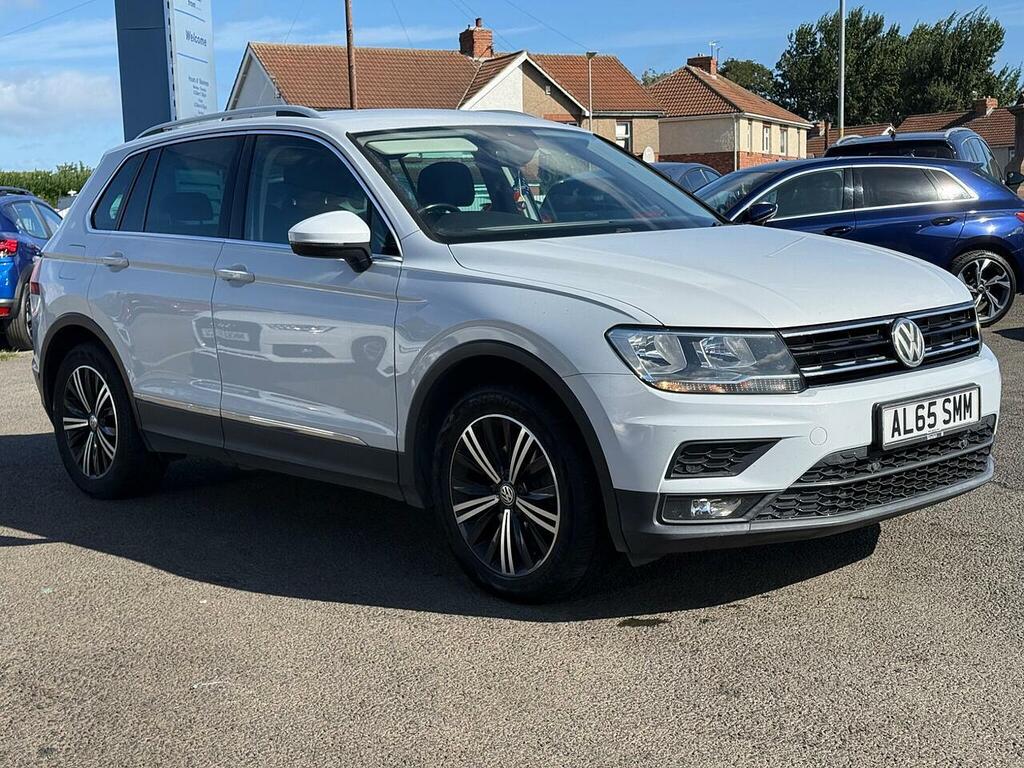 Volkswagen Tiguan Se Navigation Red #7
