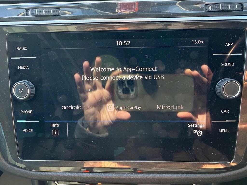 Volkswagen Tiguan Se Navigation Red #12