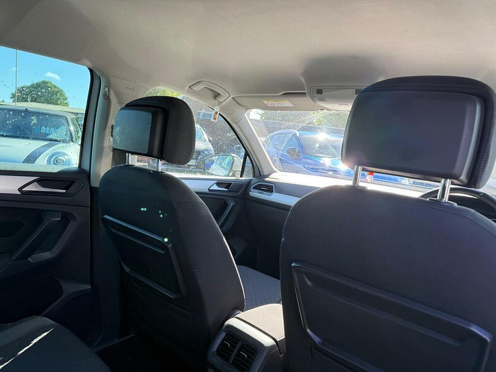 Volkswagen Tiguan Se Navigation Red #11