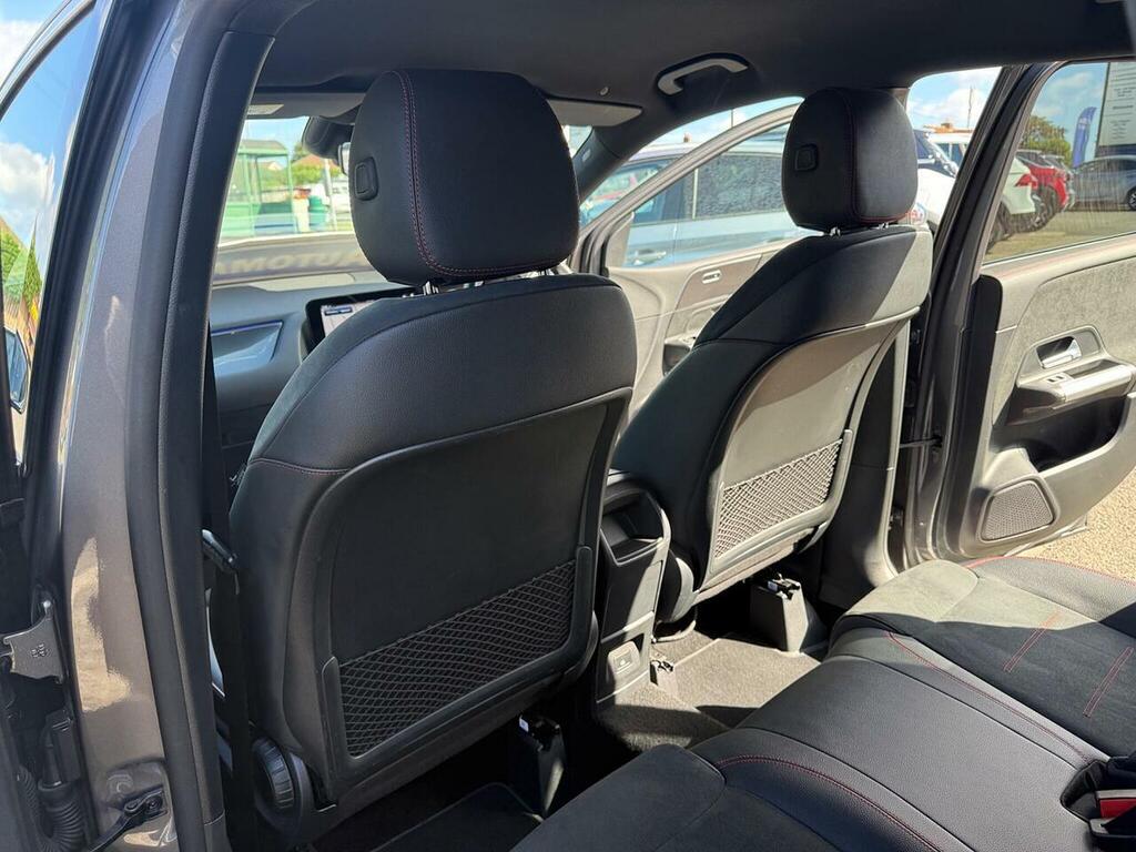 Mercedes-Benz B Class 1.6 Black #32