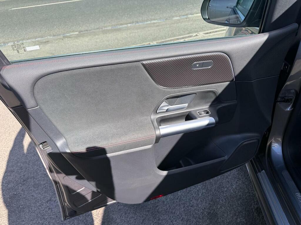 Mercedes-Benz B Class 1.6 Black #33