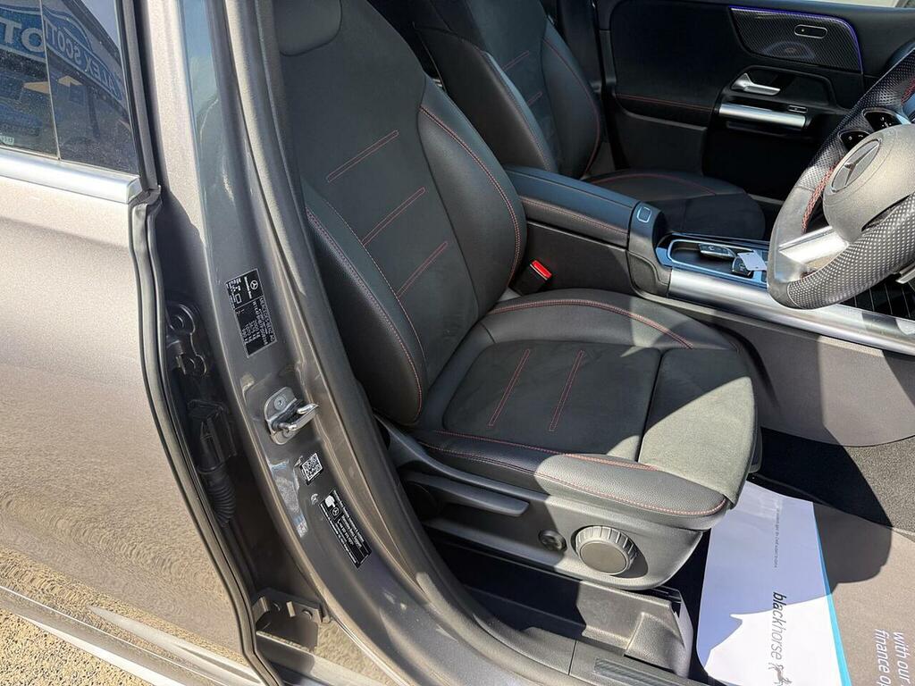Mercedes-Benz B Class 1.6 Black #22