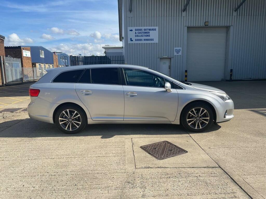 Toyota Avensis Petrol #6