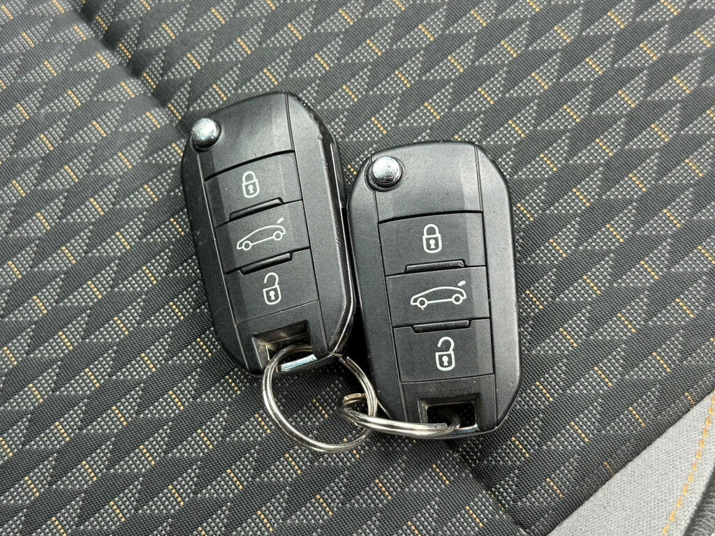 Vauxhall Crossland X Se Black #25