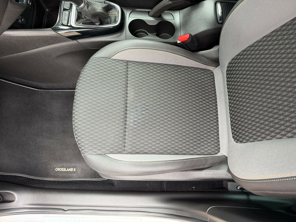 Vauxhall Crossland X Se Black #40