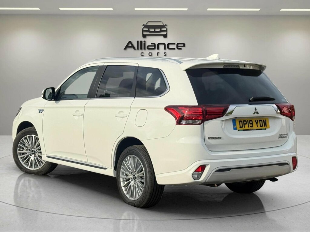 Mitsubishi Outlander 2.4H Twinmotor 13.8Kwh Juro Cvt 4Wd Euro 6 Ss 5 White #3