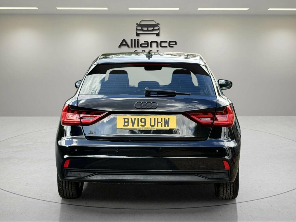 Audi A1 1.5L Sport White #10