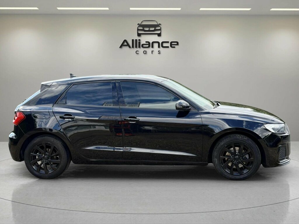 Audi A1 1.5L Sport White #11