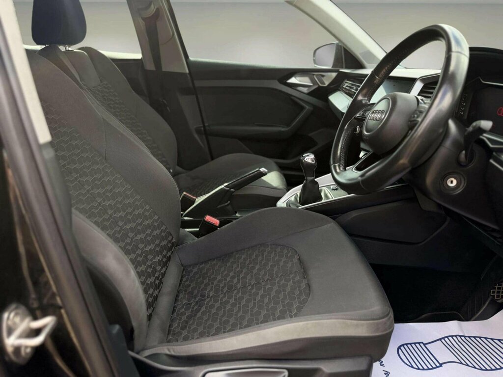 Audi A1 1.5L Sport White #26