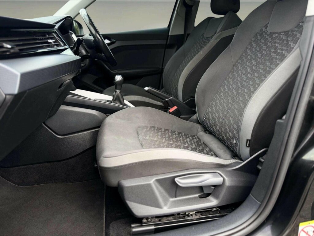Audi A1 1.5L Sport White #35