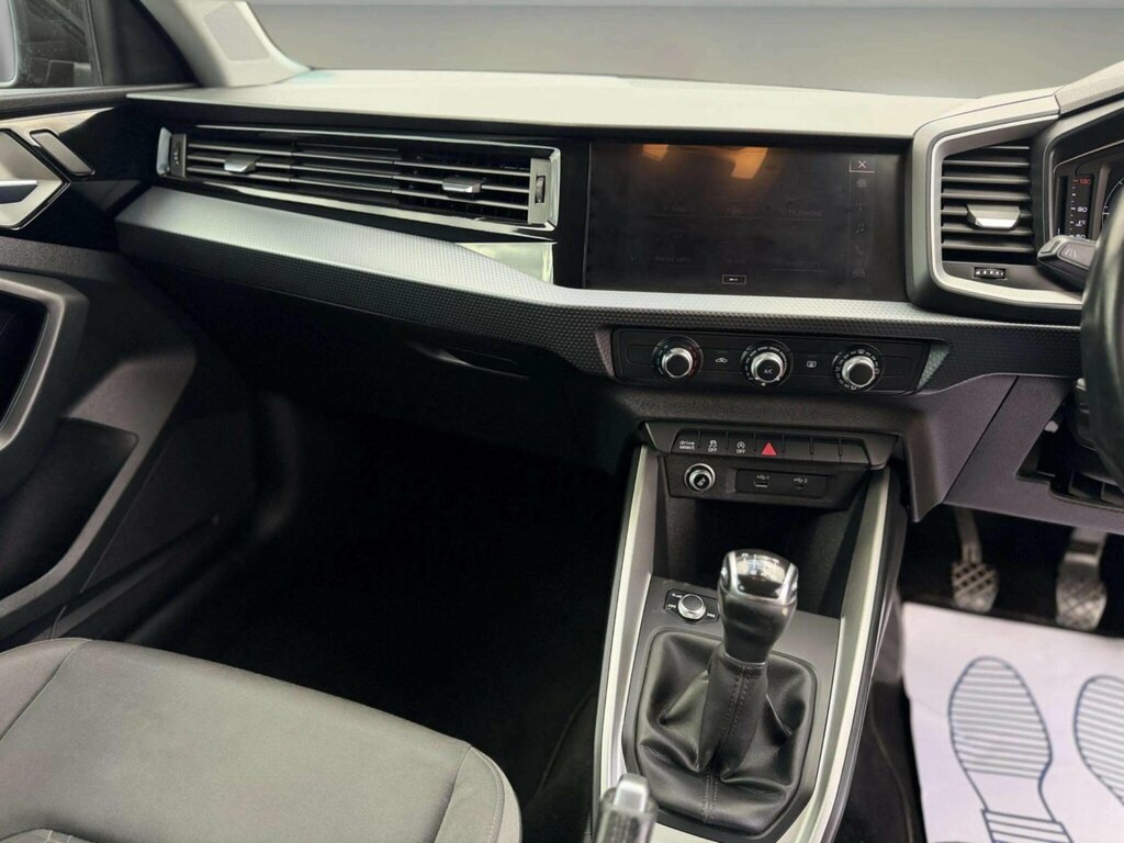 Audi A1 1.5L Sport White #40