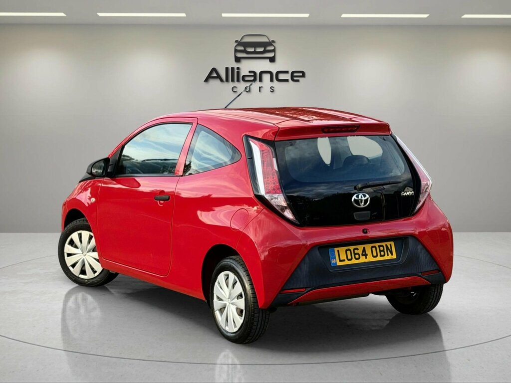 Toyota Aygo 1.0 Vvt-i X Euro 5 Euro 5 Red #3