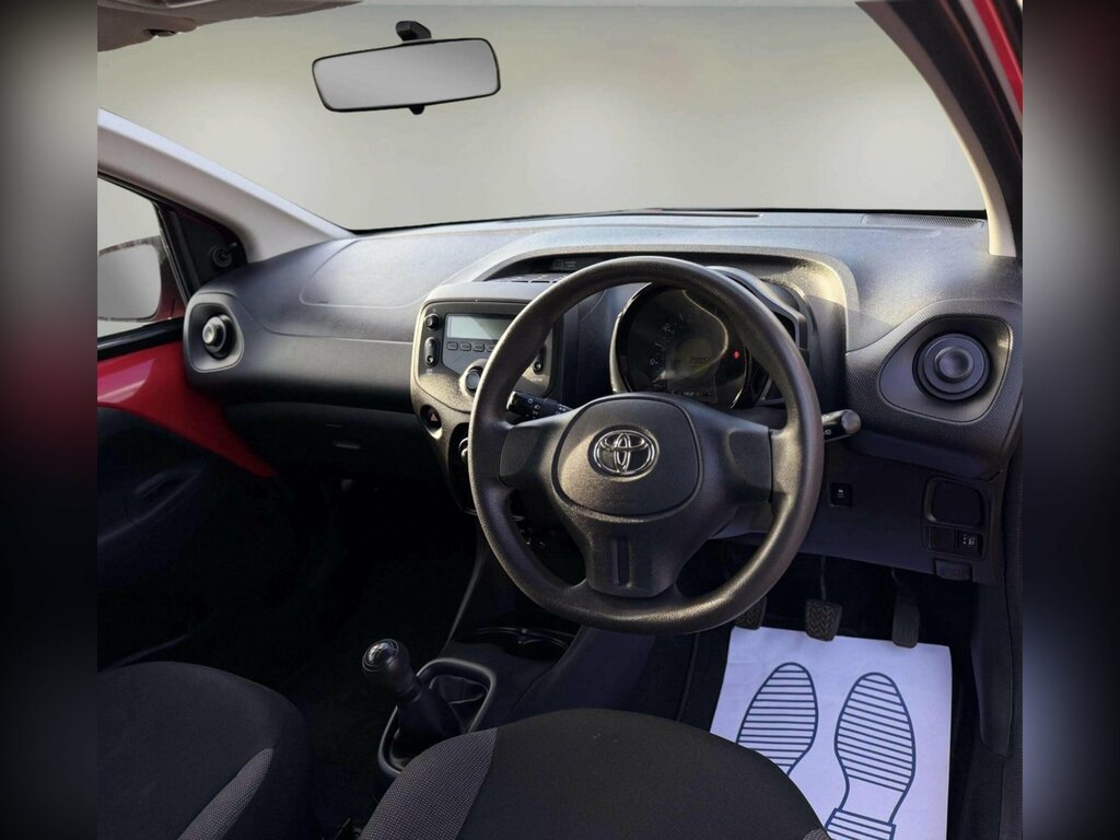 Toyota Aygo 1.0 Vvt-i X Euro 5 Euro 5 Red #2