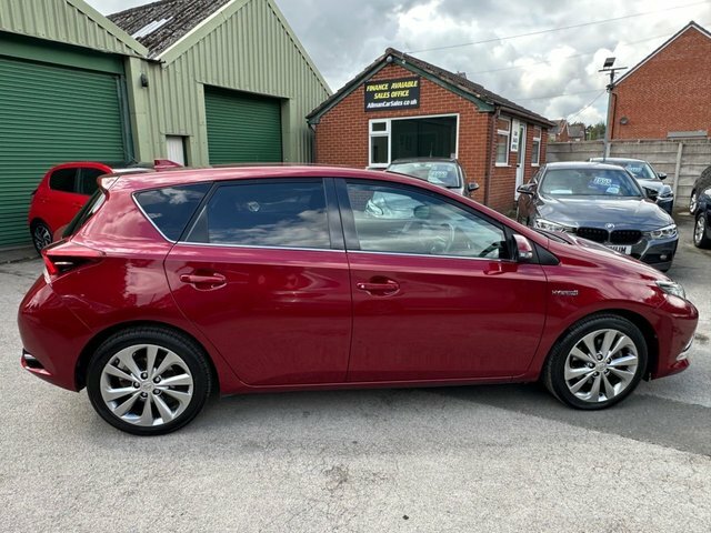 Toyota Auris 1.8 Vvt-h Excel Hatchback Hybrid Cvt Eu Red #4
