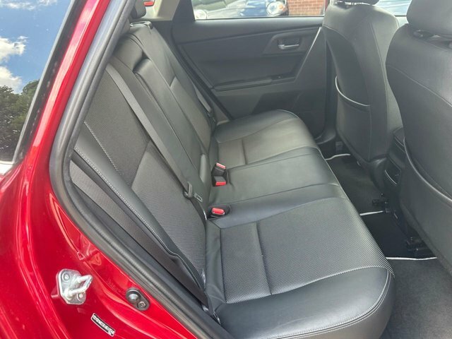 Toyota Auris Excel Red #35