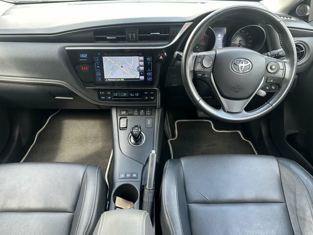 Toyota Auris 1.8 Vvt-h Excel Hatchback Hybrid Cvt Eu Red #2