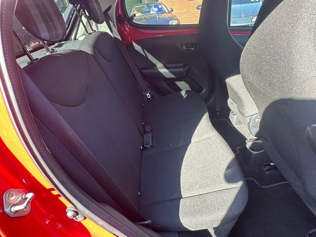 Peugeot 108 108 Active Red #36