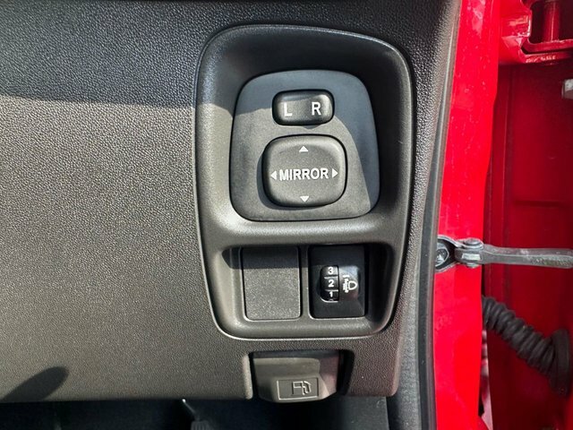 Peugeot 108 108 Active Red #30