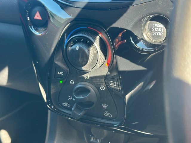 Peugeot 108 108 Active Red #20