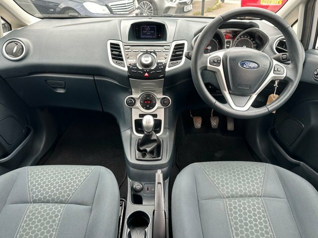 Ford Fiesta 1.4 Titanium Hatchback 130 Gkm Silver #2
