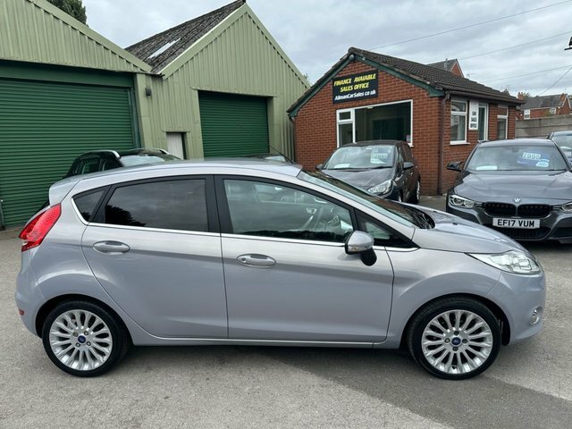 Ford Fiesta 1.4 Titanium Hatchback 130 Gkm Silver #4