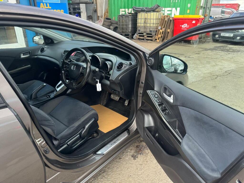 Honda Civic I-dtec Ex 5-Door Grey #8