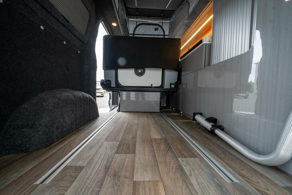 Volkswagen Campervan 2L Commerce Pro Grey #14