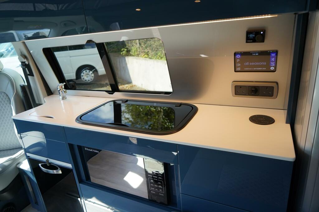 Volkswagen Campervan 2L Startline White #32