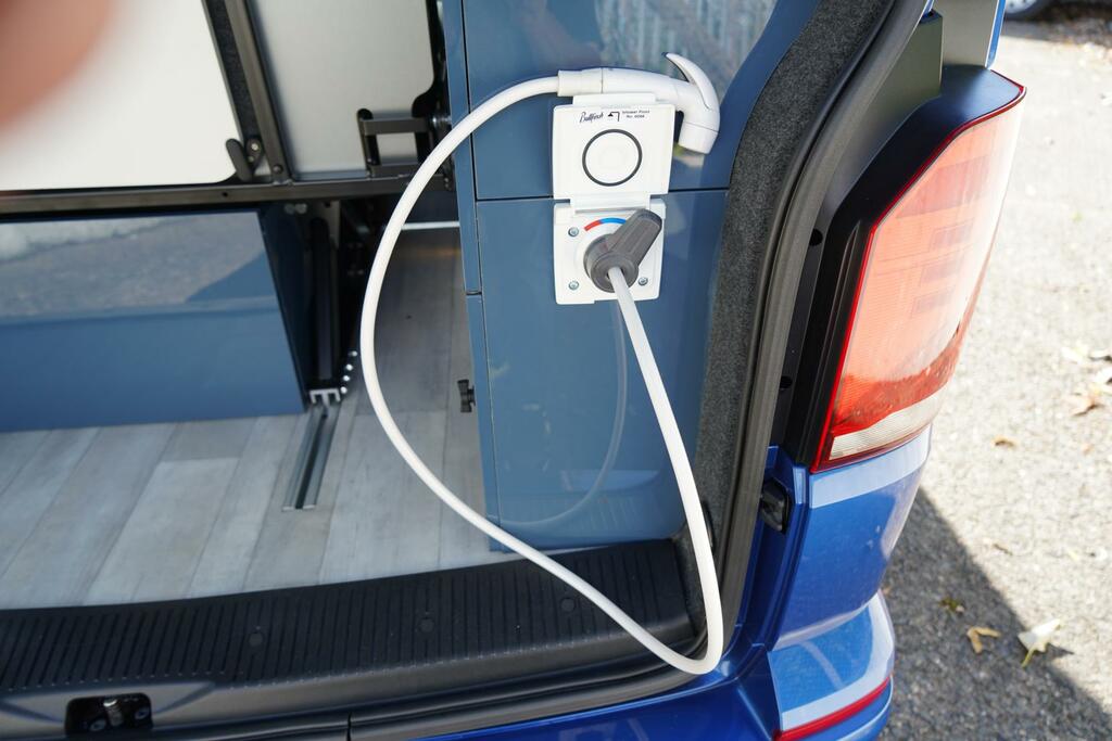 Volkswagen Campervan 2L Startline White #54