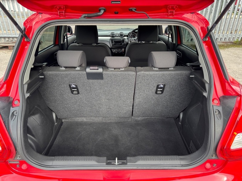 Suzuki Swift Attitude Dualjet 1.2 Red #16