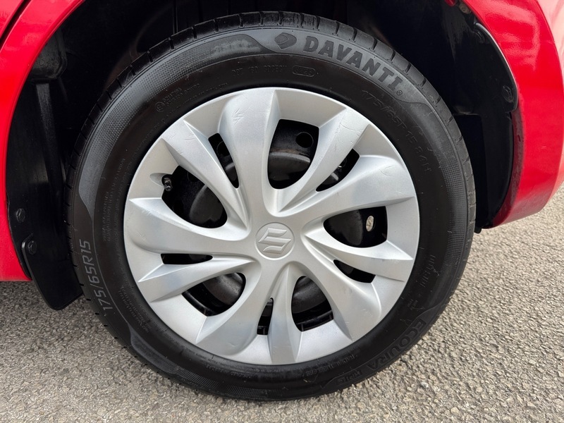 Suzuki Swift Attitude Dualjet 1.2 Red #26