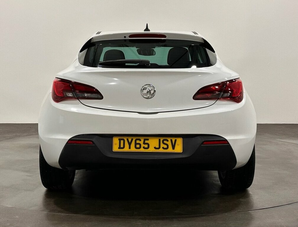 Vauxhall Astra GTC Coupe White #6