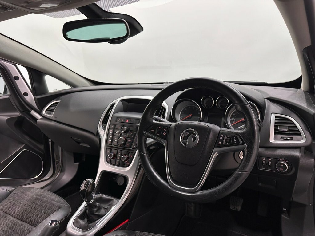 Vauxhall Astra GTC Coupe White #9