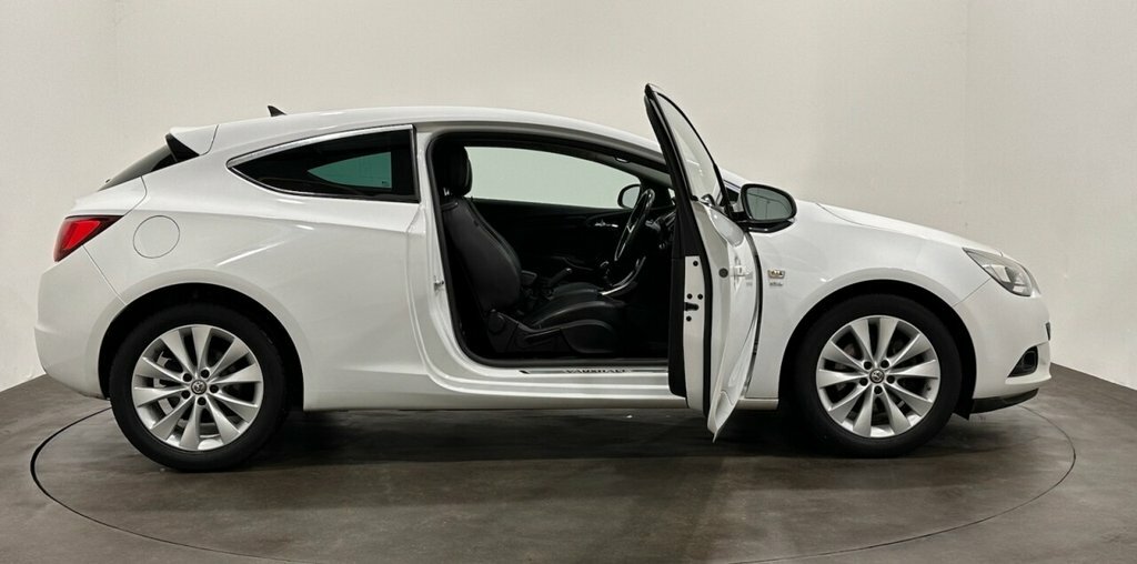 Vauxhall Astra GTC Coupe White #8