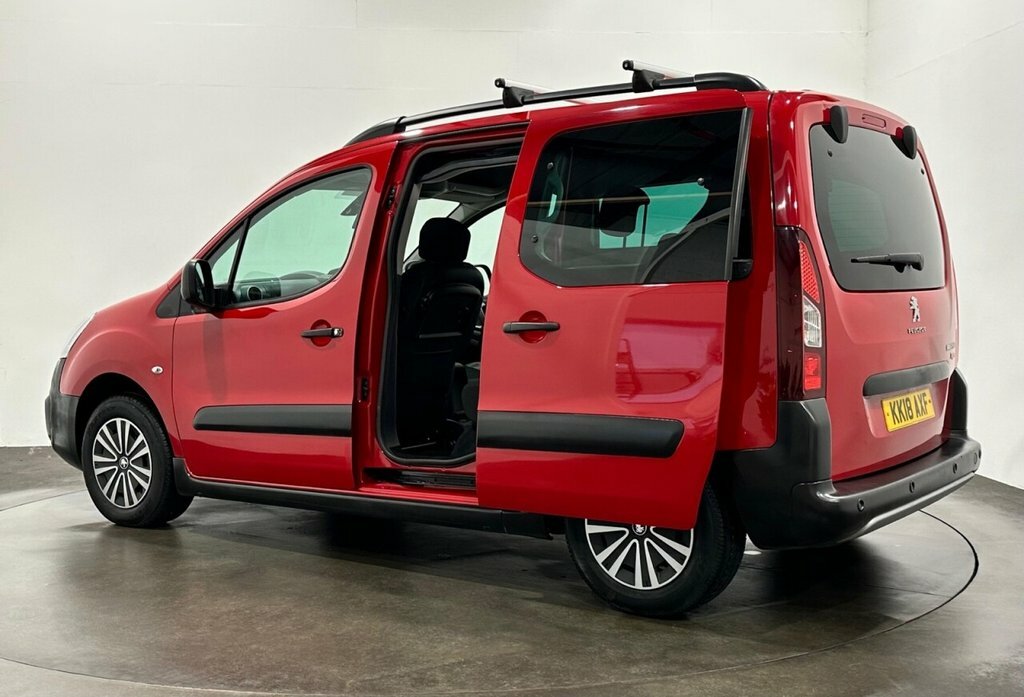 Peugeot Partner Tepee 1.6L Outdoor Red #3