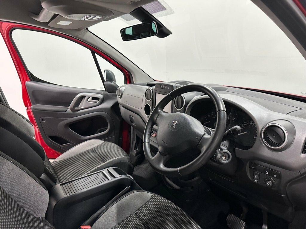 Peugeot Partner Tepee 1.6L Outdoor Red #5
