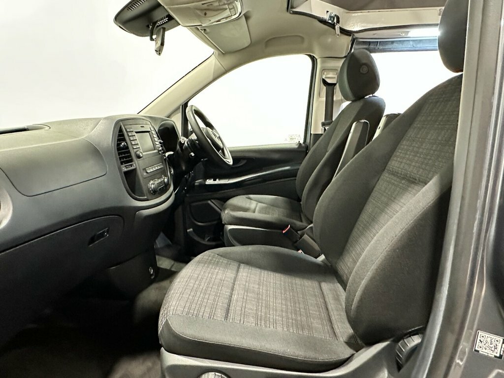Mercedes-Benz Vito 2.1L Null White #17