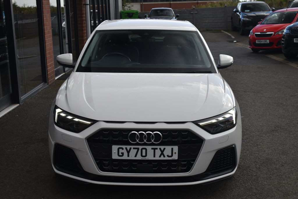 Audi A1 1.0 Tfsi 30 Sport Sportback Euro White #3