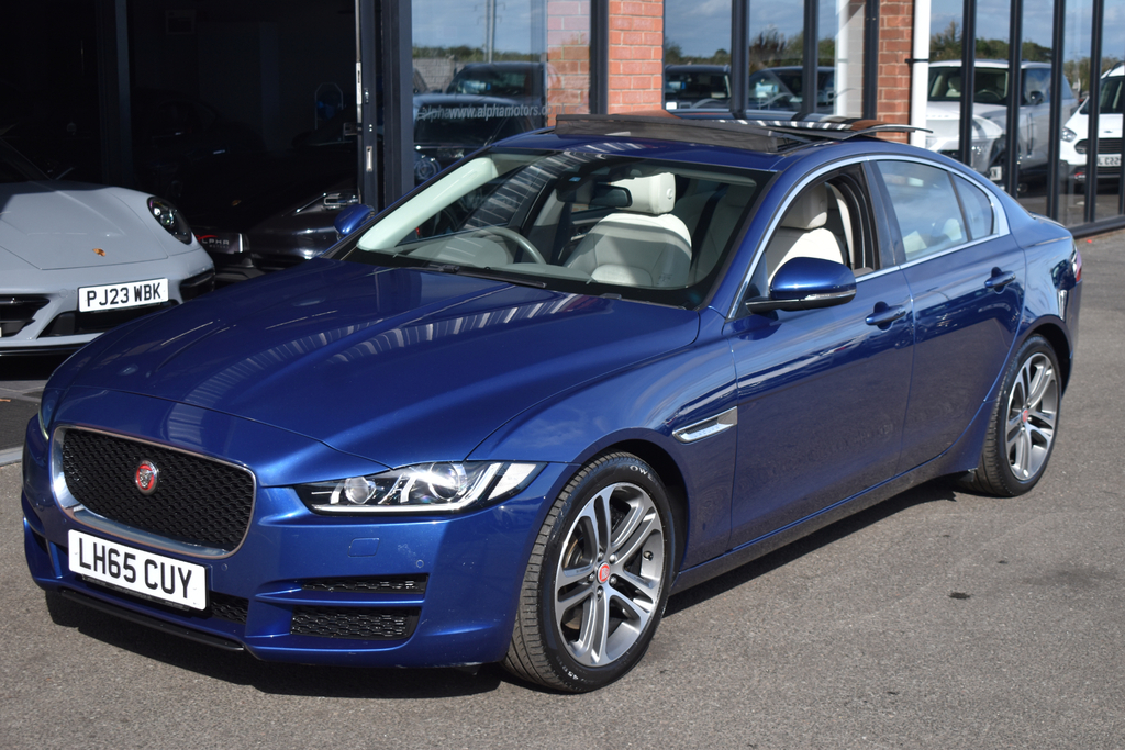 Jaguar XE Saloon R Red #8