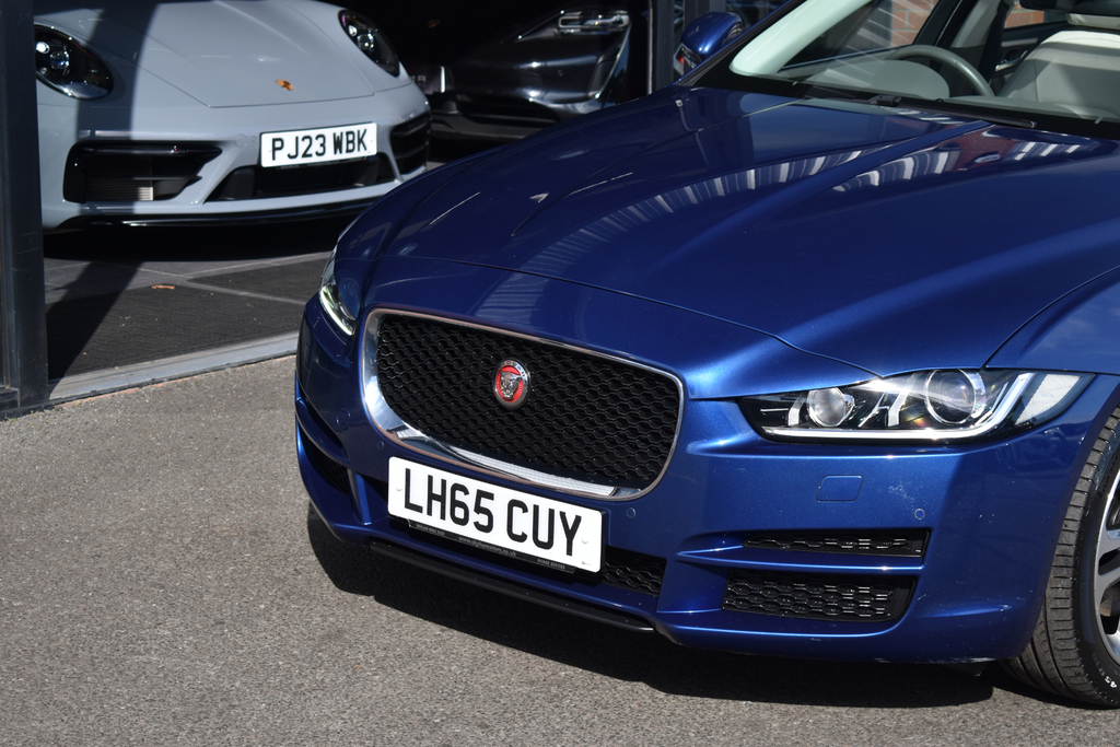Jaguar XE Saloon R Red #9