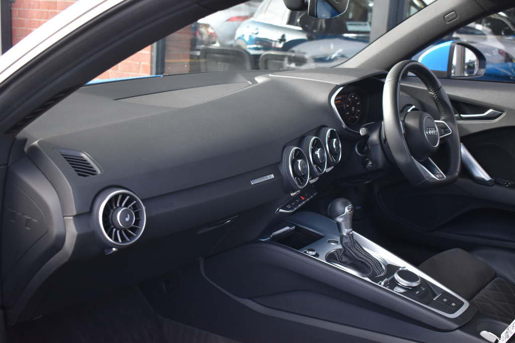 Audi TT 40 Tfsi Vorsprung S Tronic Black #24