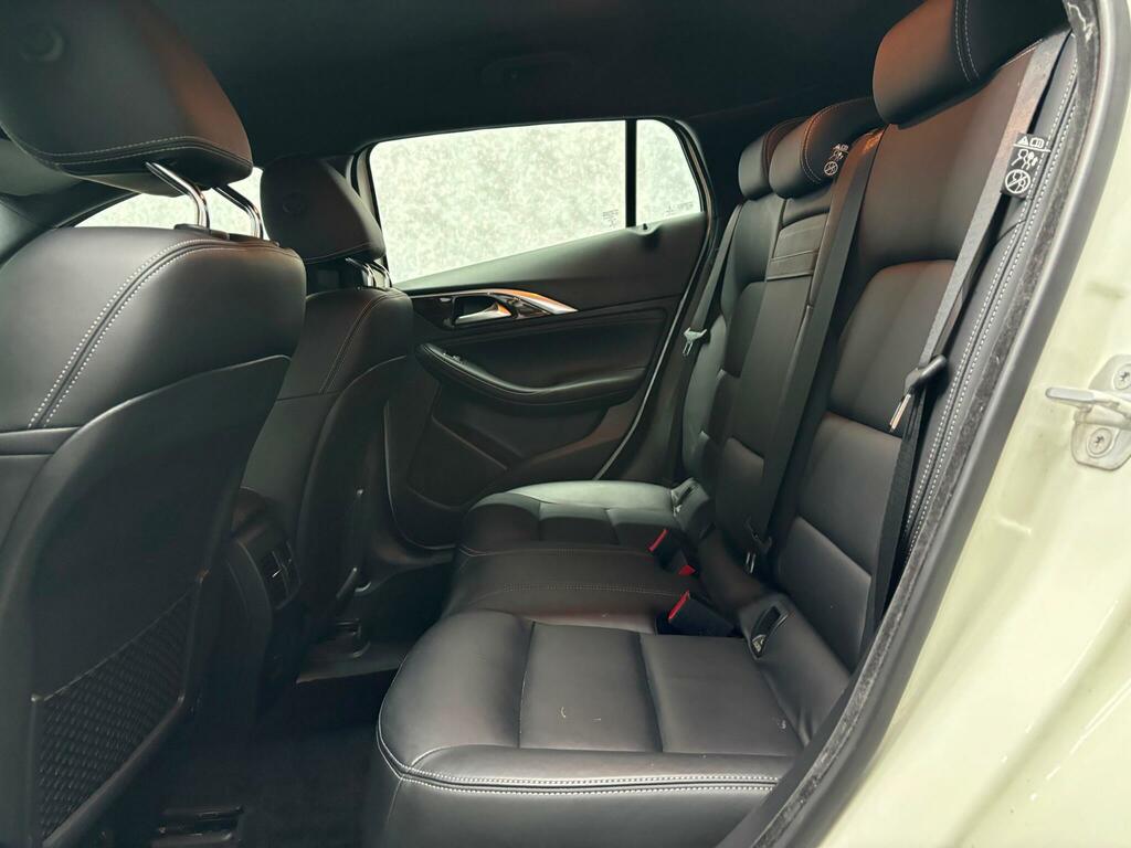 Infiniti Q30 2.2D Premium Tech Dct Euro 6 Ss White #6