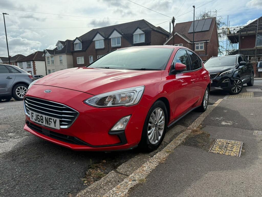 Ford Focus Titanium Red