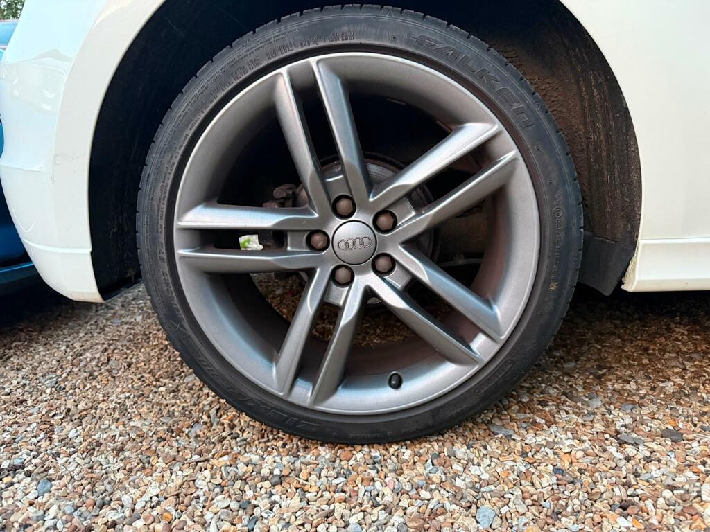 Audi A1 1.6 Tdi S Line Euro 5 Ss VN61VAF White #5