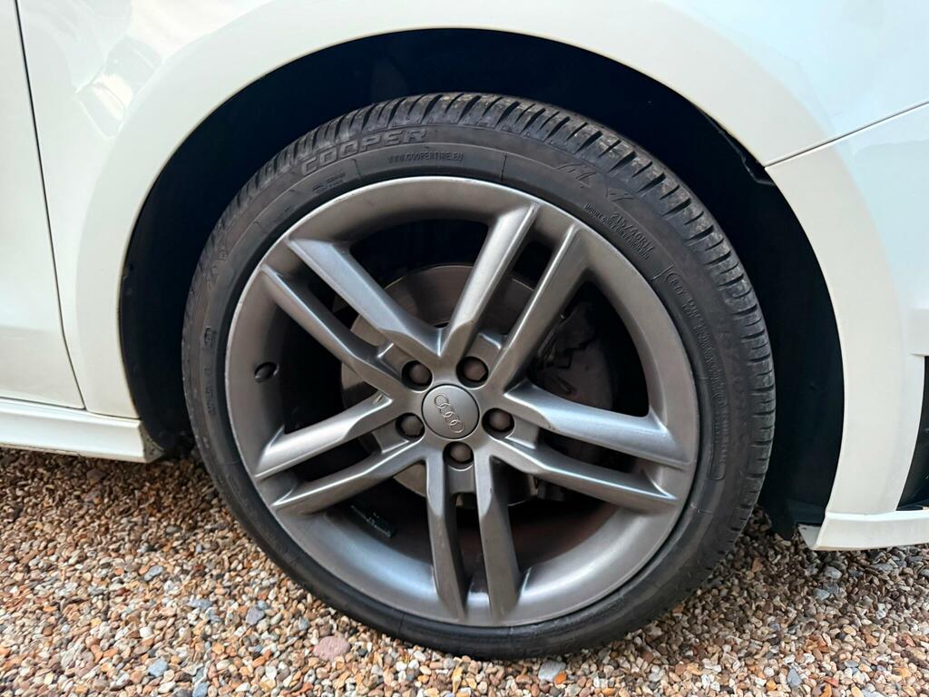 Audi A1 1.6 Tdi S Line Euro 5 Ss VN61VAF White #6