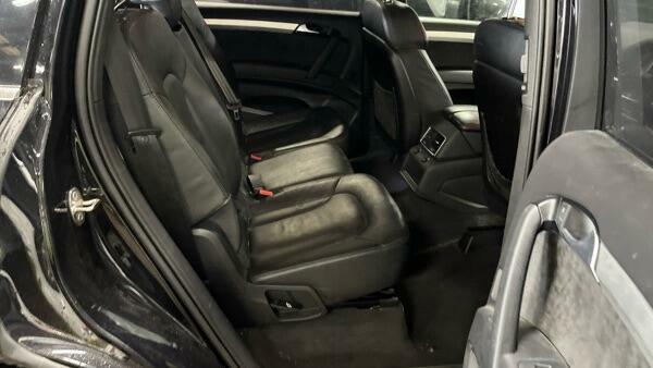 Audi Q7 3.0 Tdi Black #10