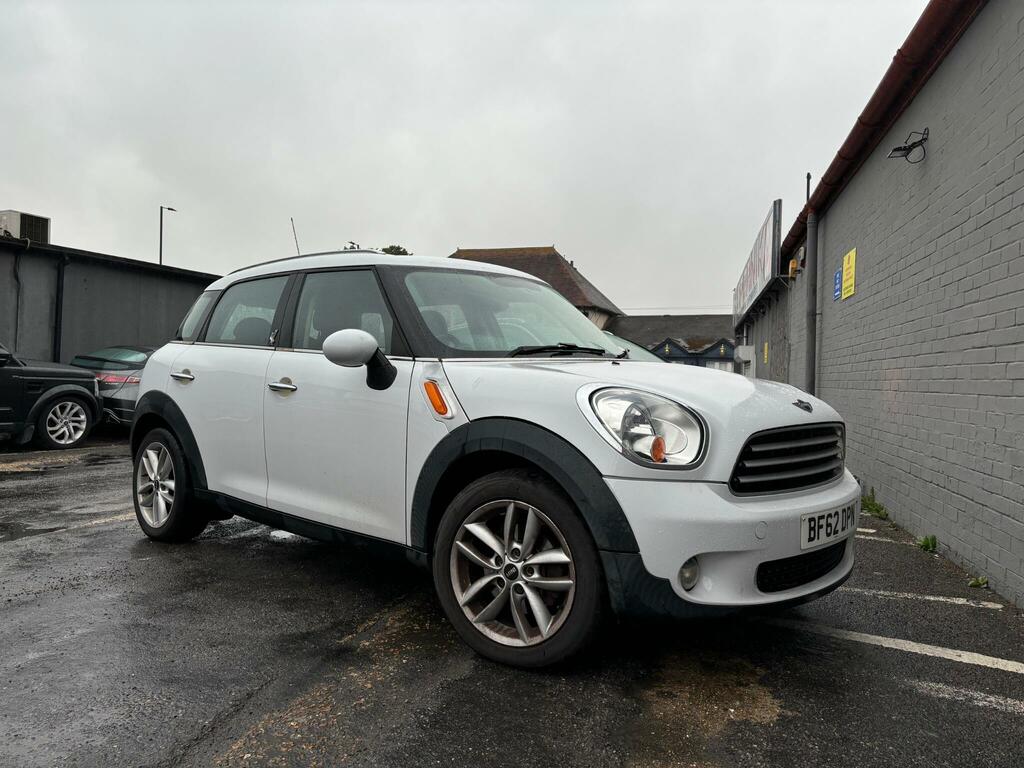 Mini Countryman Cooper D White
