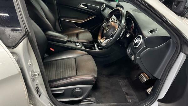 Mercedes-Benz CLA Class Amg Line Night Edition Silver #4