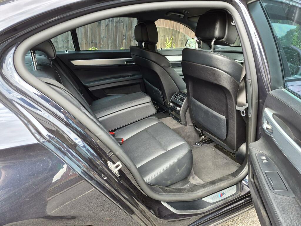 BMW 7 Series M Sport Black #4